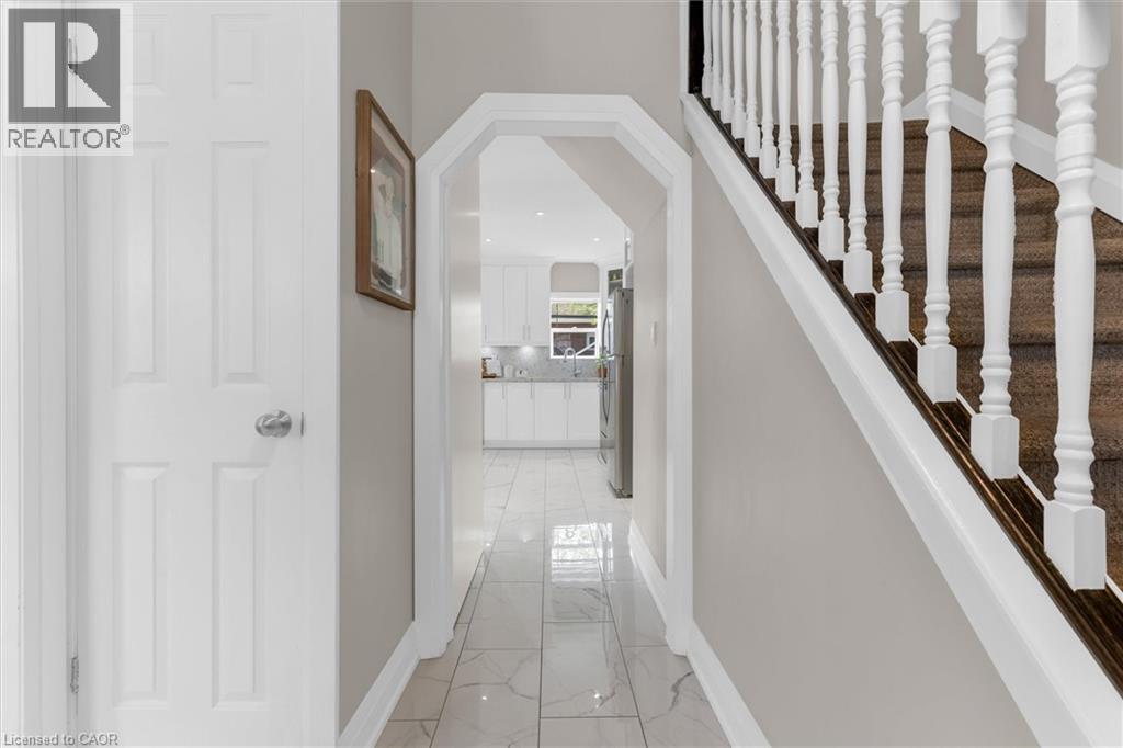 196 Campbell Avenue, Hamilton, ON - Indoor Photo Showing Other Room