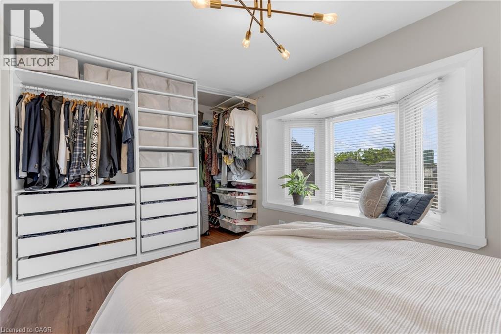 196 Campbell Avenue, Hamilton, ON - Indoor Photo Showing Bedroom