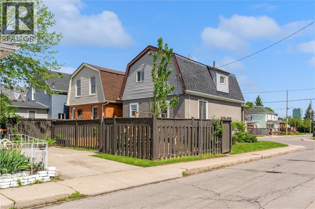 196 Campbell Avenue, Hamilton, ON - Outdoor