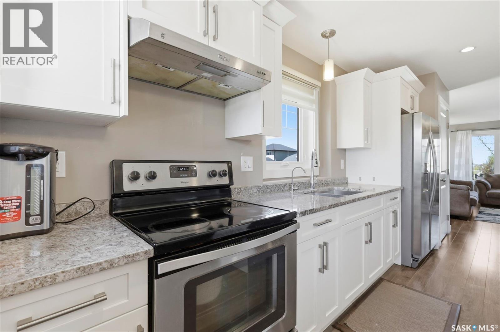 201 Rajput Way, Saskatoon, SK - Indoor Photo Showing Kitchen With Stainless Steel Kitchen With Upgraded Kitchen