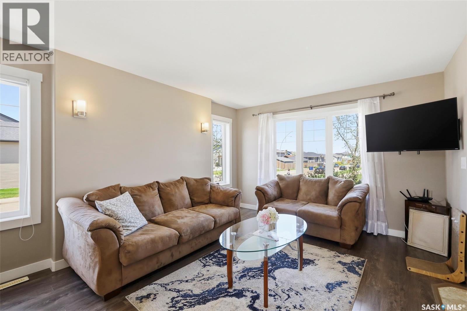 201 Rajput Way, Saskatoon, SK - Indoor Photo Showing Living Room