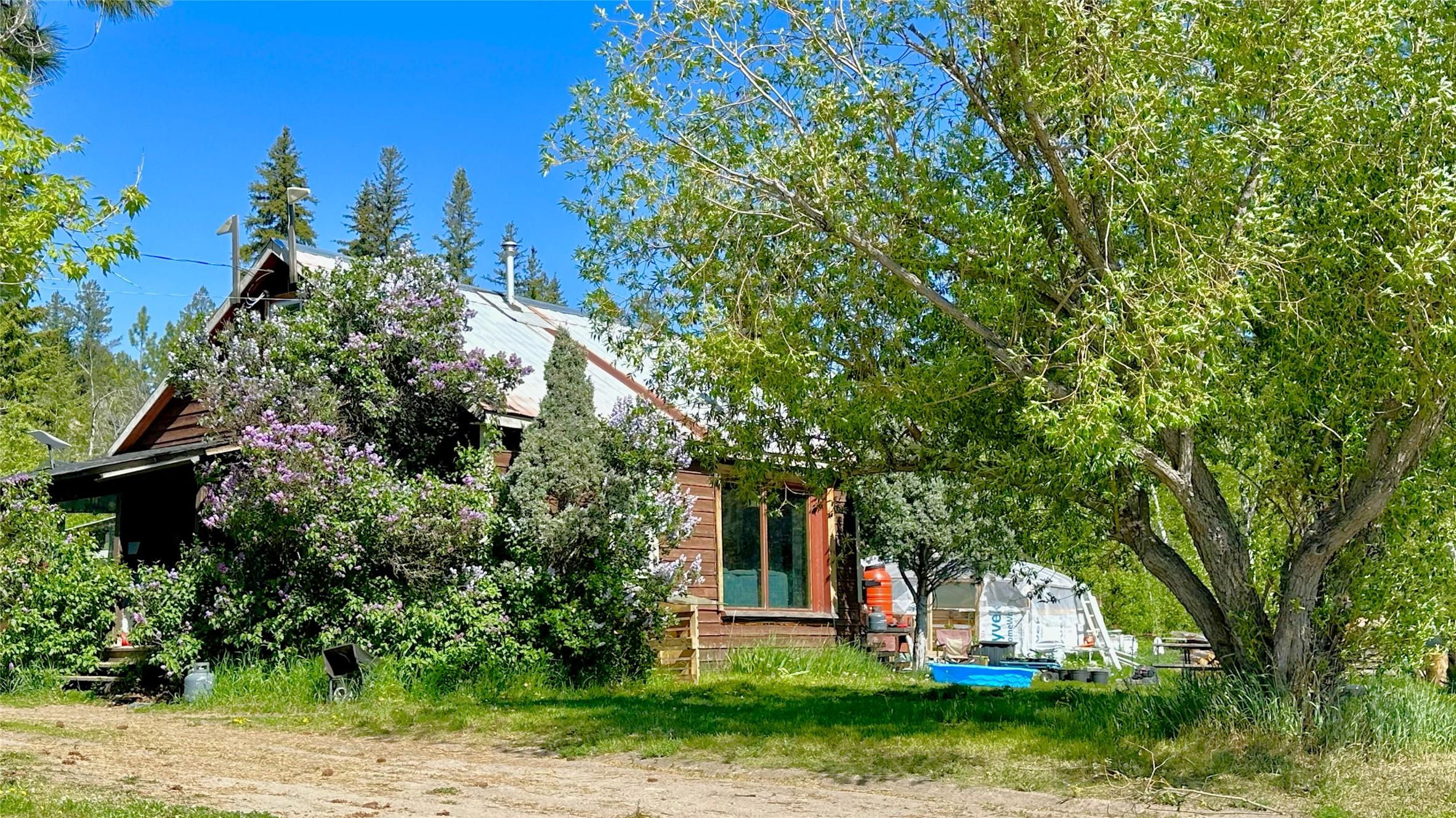 4325 Moan Road, Ta Ta Creek, BC - Outdoor