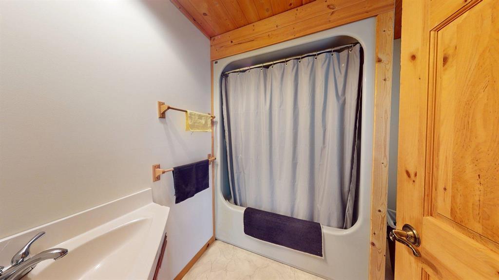 25 Birch Bay, Thomas Lake, MB - Indoor