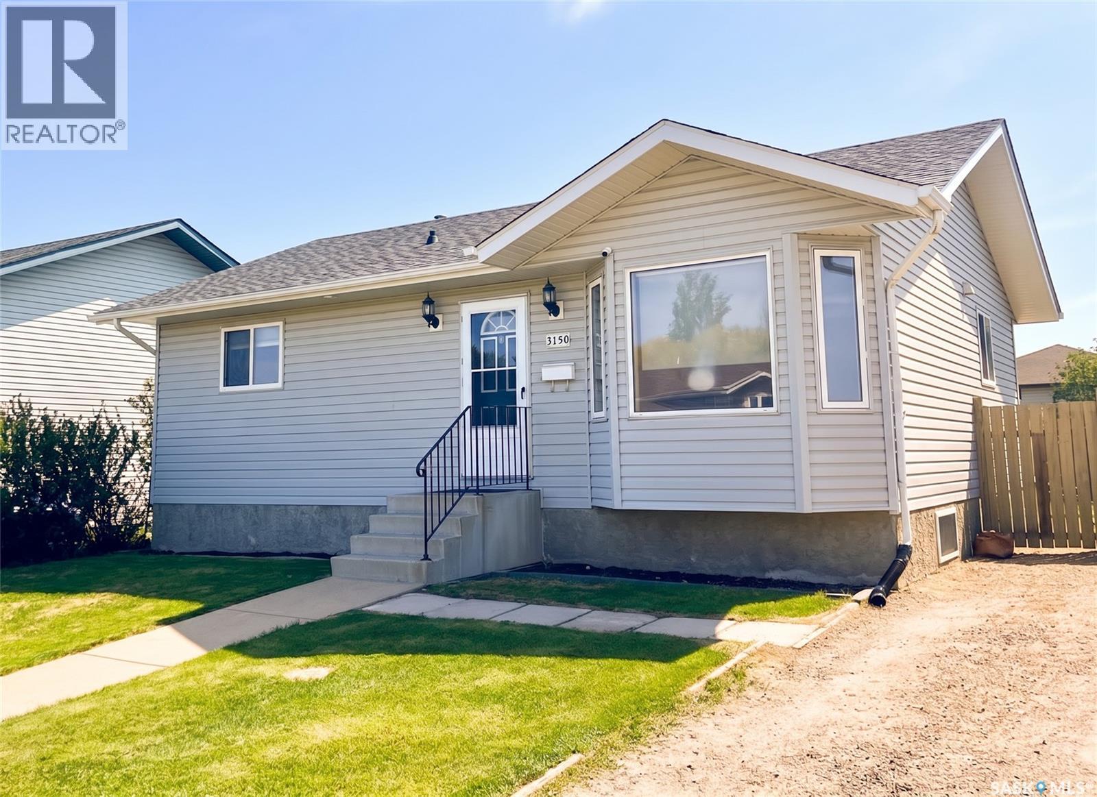 3150 3Rd Avenue E, Prince Albert, SK - Outdoor