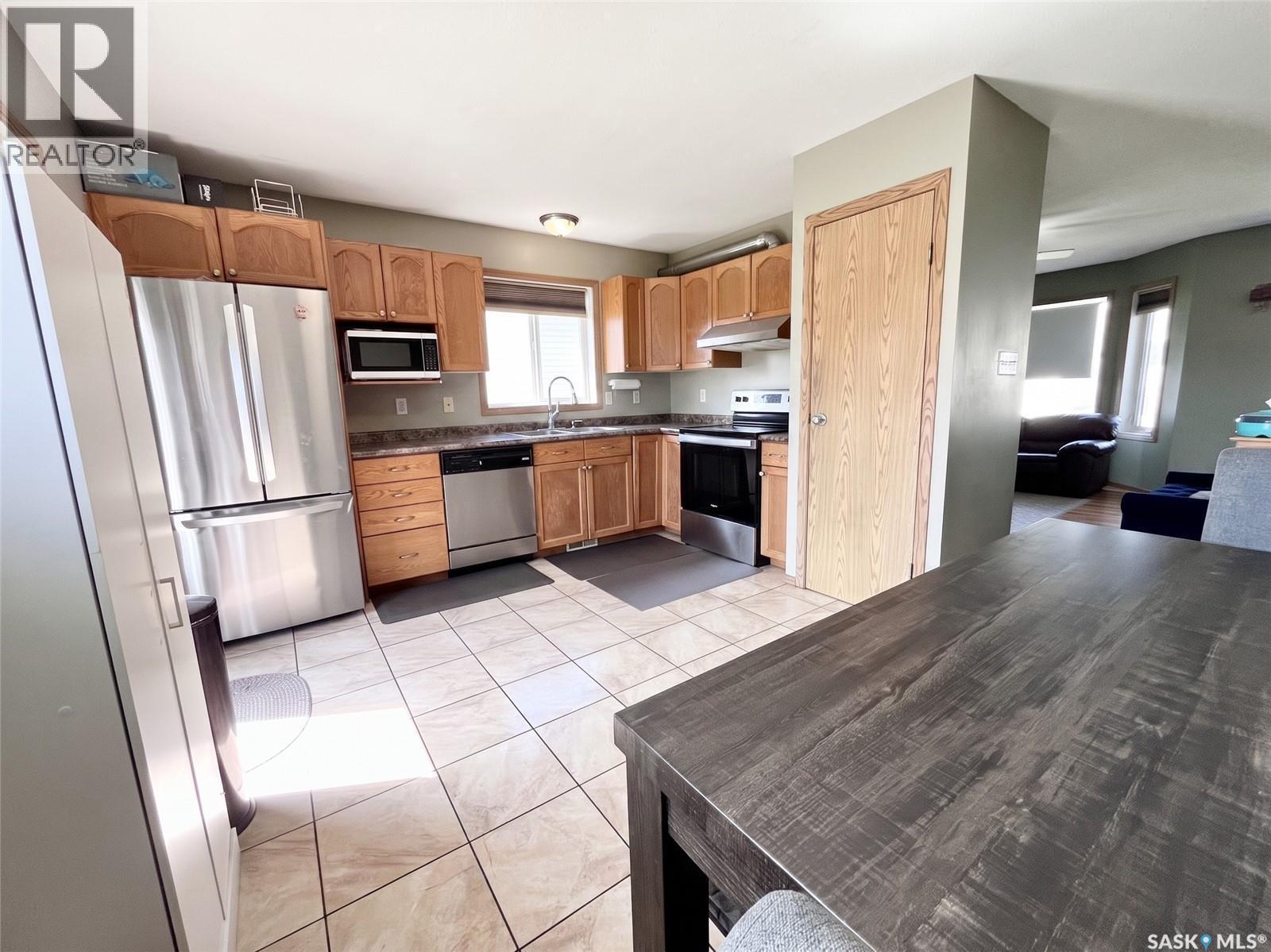 3150 3Rd Avenue E, Prince Albert, SK - Indoor Photo Showing Kitchen