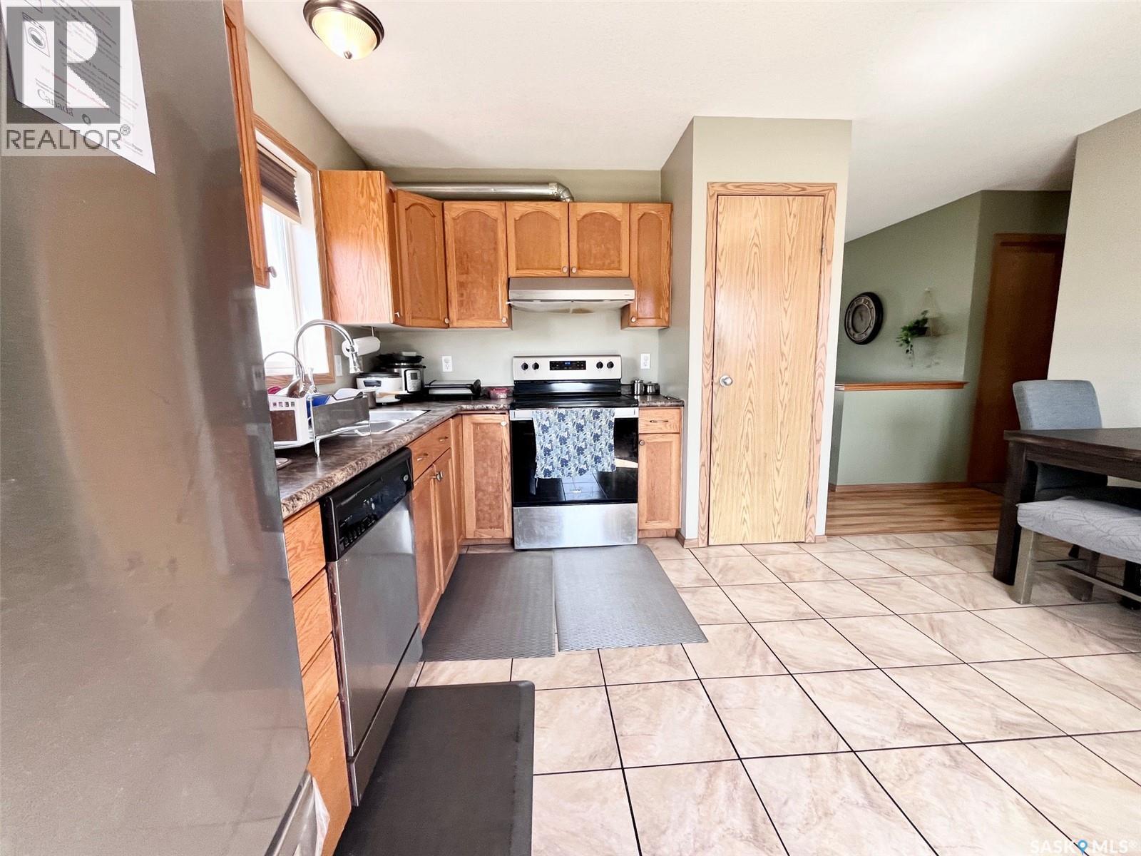 3150 3Rd Avenue E, Prince Albert, SK - Indoor Photo Showing Kitchen