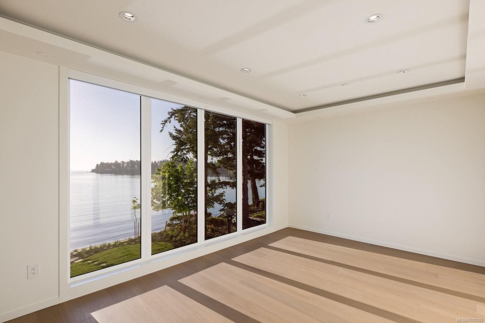 #2-10393 Allbay Rd, Sidney, BC