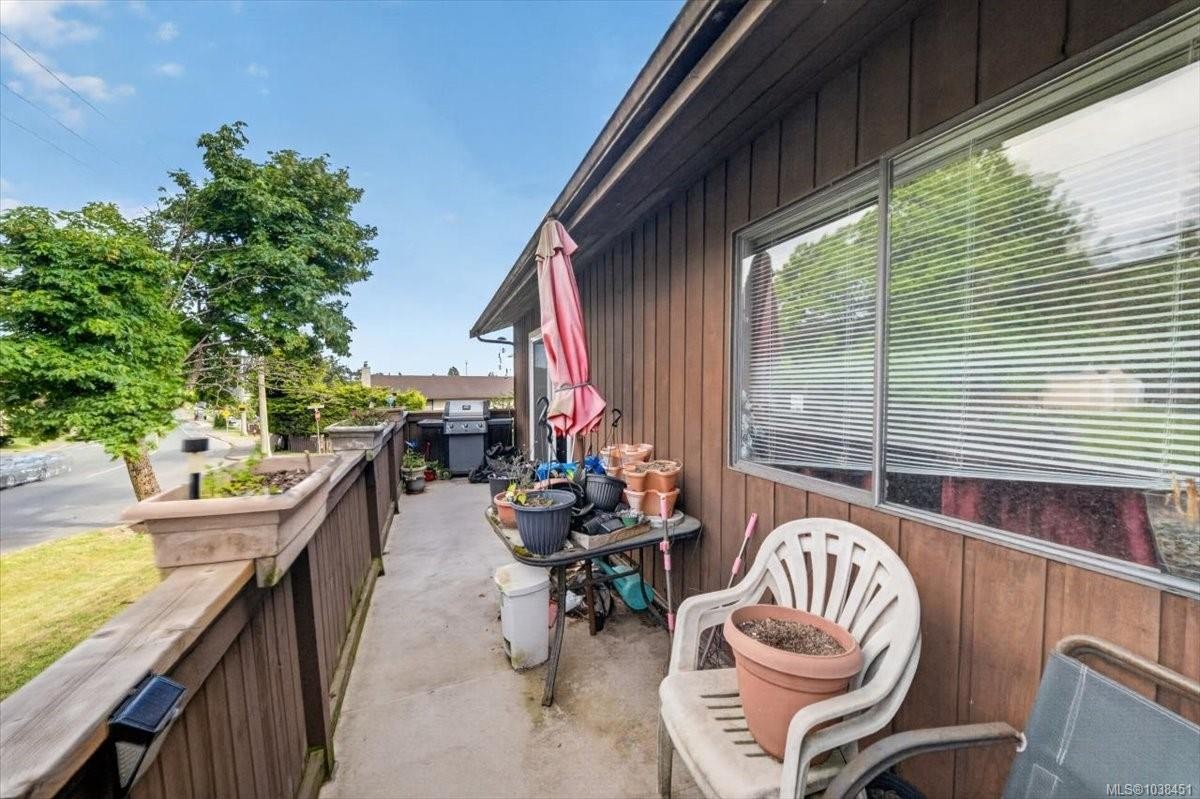 700 Stancombe Rd, Esquimalt, BC - Outdoor With Deck Patio Veranda With Exterior