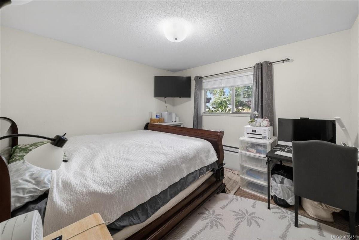 700 Stancombe Rd, Esquimalt, BC - Indoor Photo Showing Bedroom