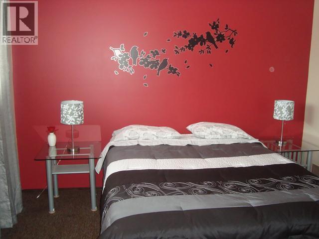 114 Kitza Avenue, Faro, YT - Indoor Photo Showing Bedroom