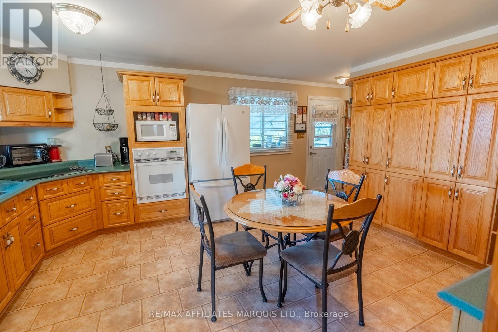 429 Beach Avenue, Cornwall, ON - Indoor