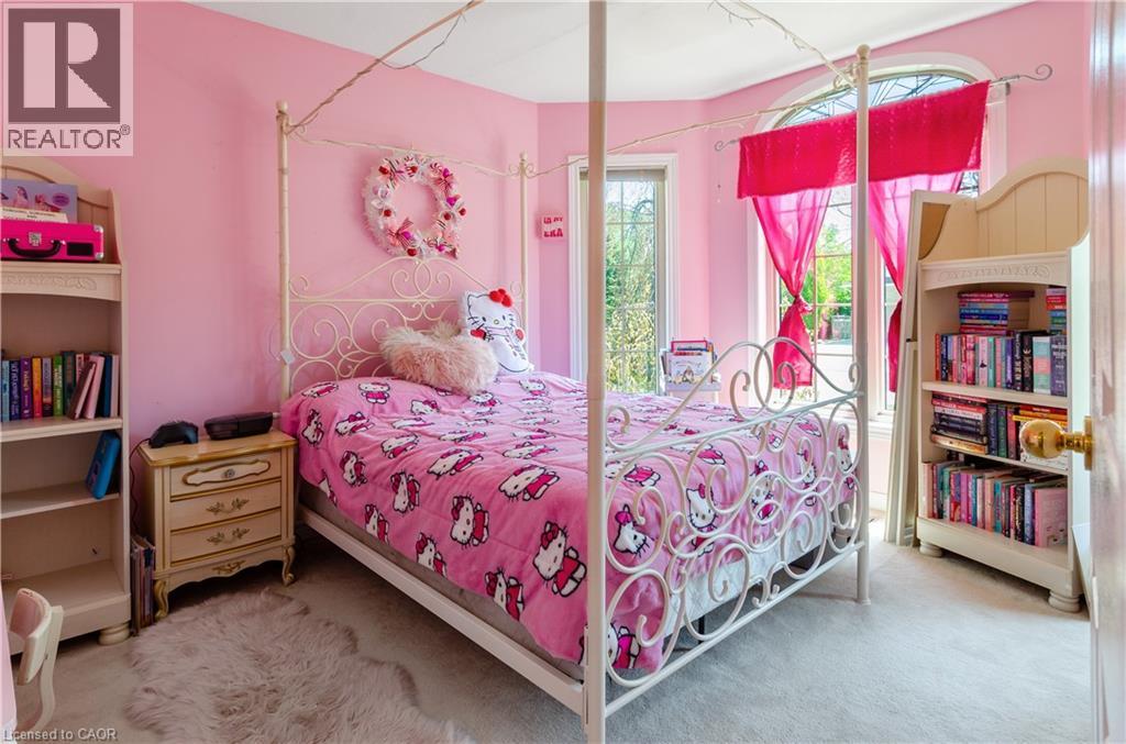 61 Devils Creek Drive, Cambridge, ON - Indoor Photo Showing Bedroom