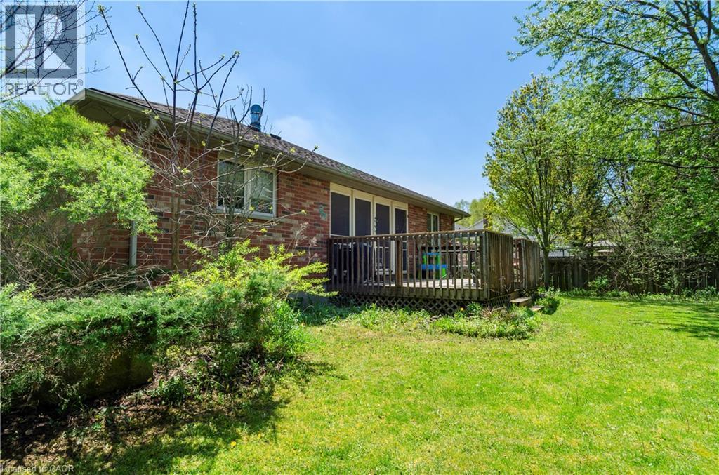 61 Devils Creek Drive, Cambridge, ON - Outdoor