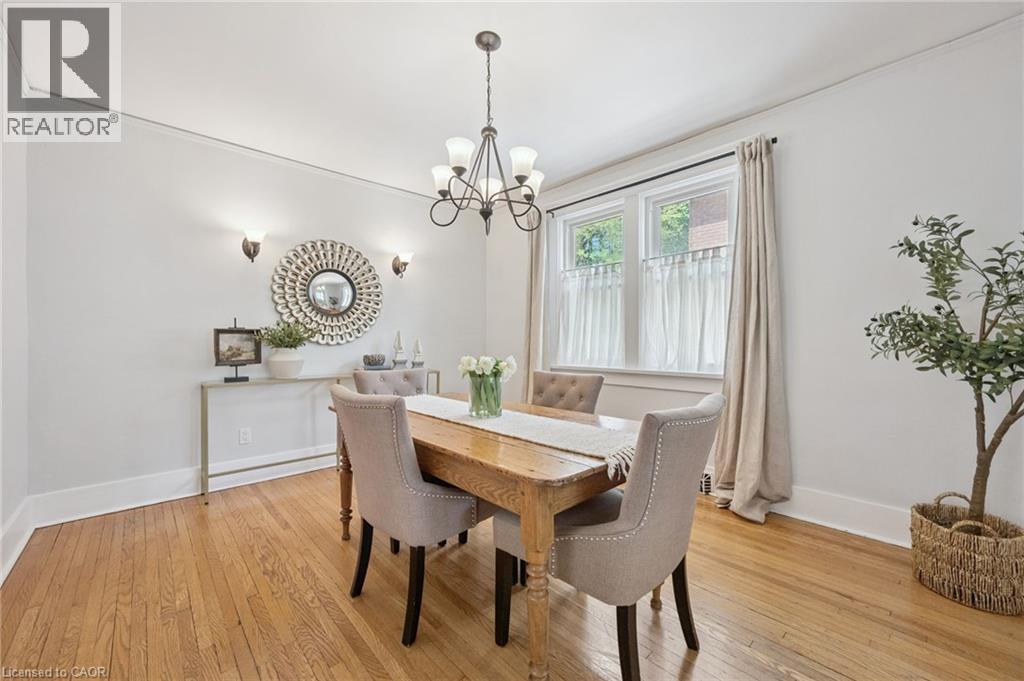 793 Belmont Avenue W, Kitchener, ON - Indoor Photo Showing Dining Room