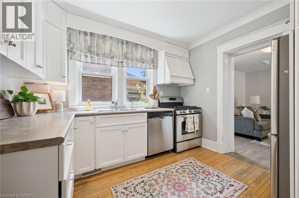 793 Belmont Avenue W, Kitchener, ON - Indoor Photo Showing Kitchen