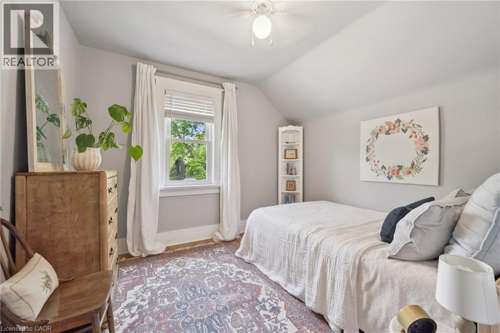 793 Belmont Avenue W, Kitchener, ON - Indoor Photo Showing Bedroom
