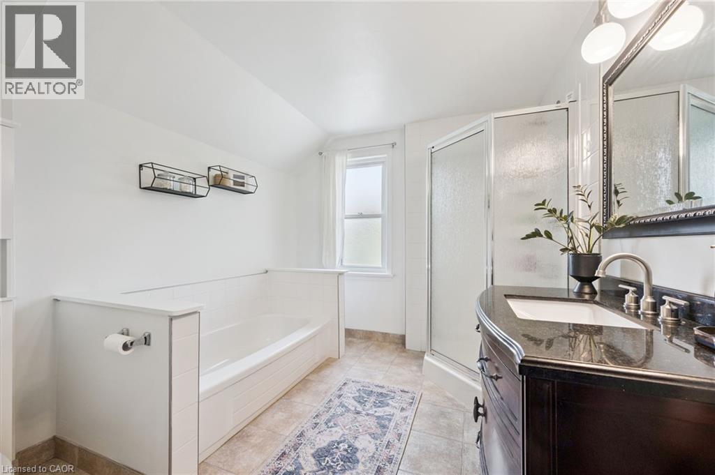 793 Belmont Avenue W, Kitchener, ON - Indoor Photo Showing Bathroom