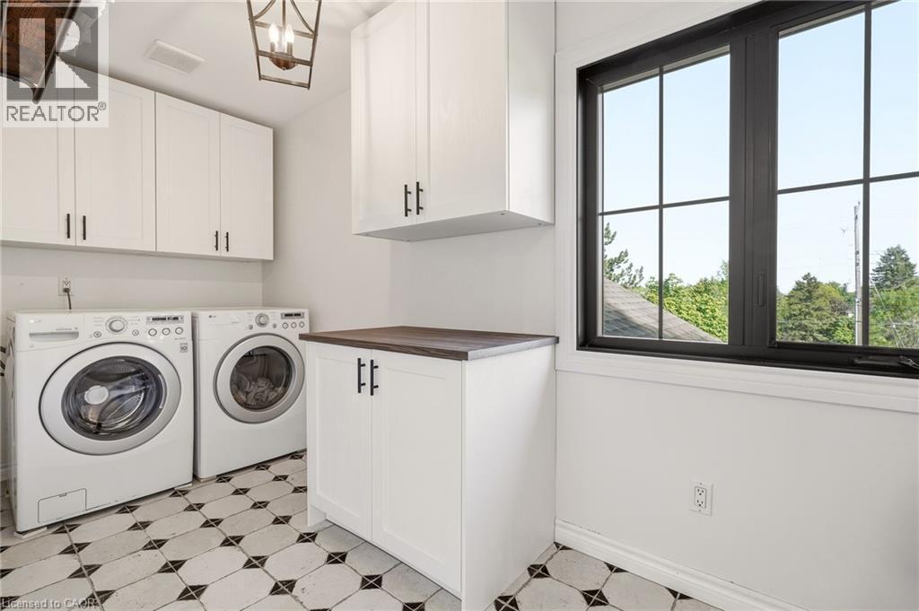 329 Plains Road W, Burlington, ON - Indoor Photo Showing Laundry Room