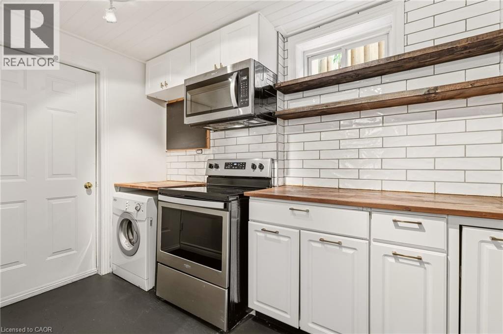 329 Plains Road W, Burlington, ON - Indoor Photo Showing Kitchen