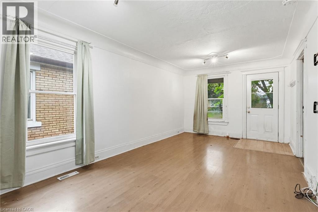 46 East 16Th Street, Hamilton, ON - Indoor Photo Showing Other Room