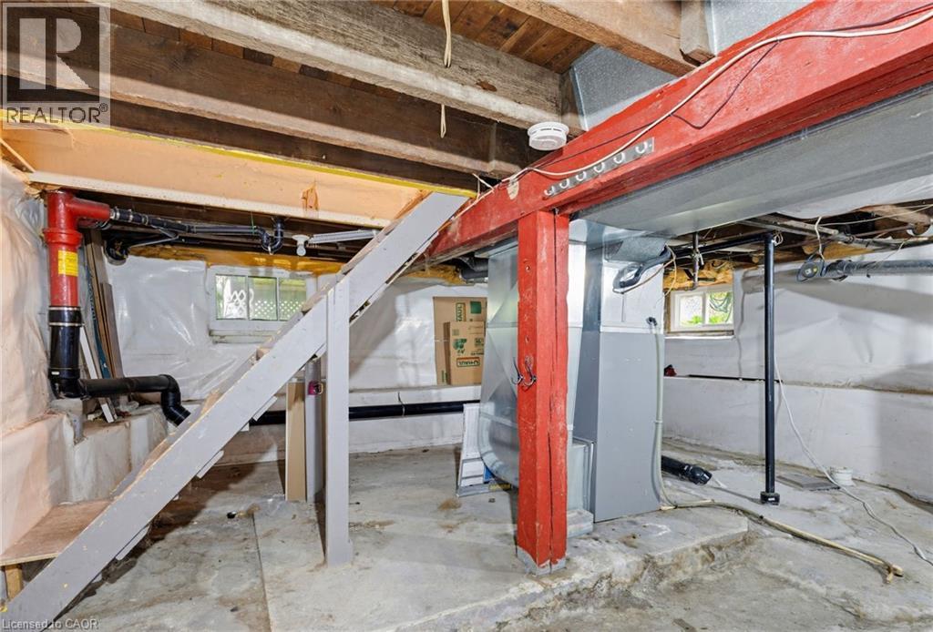 46 East 16Th Street, Hamilton, ON - Indoor Photo Showing Basement
