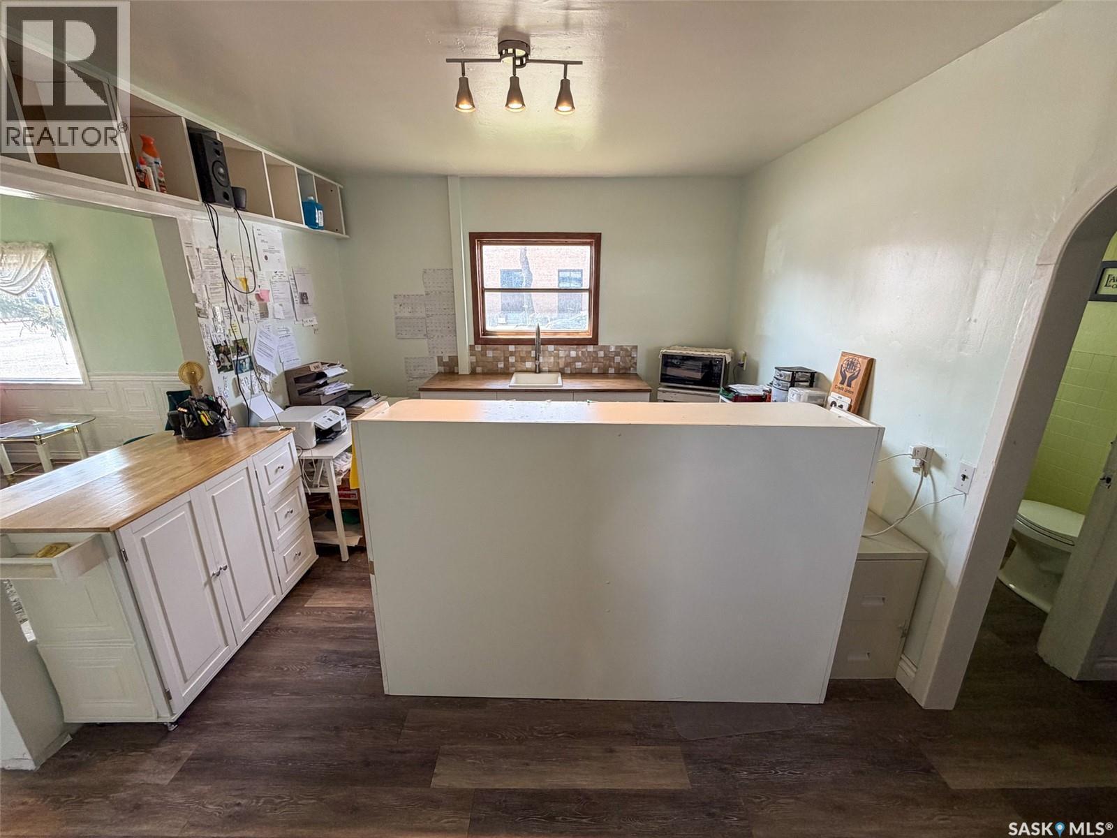 505 Centre Street, Shaunavon, SK - Indoor