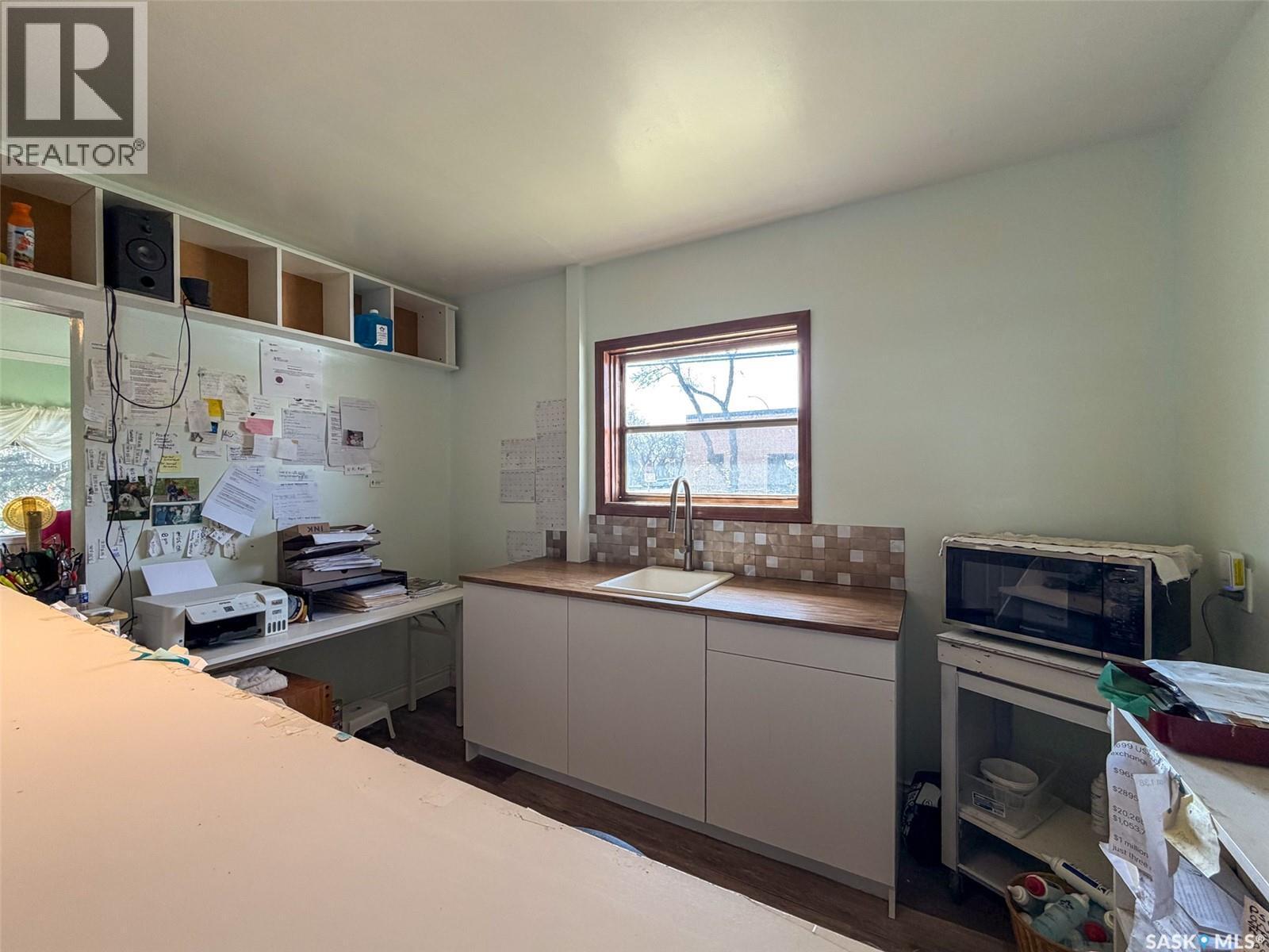 505 Centre Street, Shaunavon, SK - Indoor