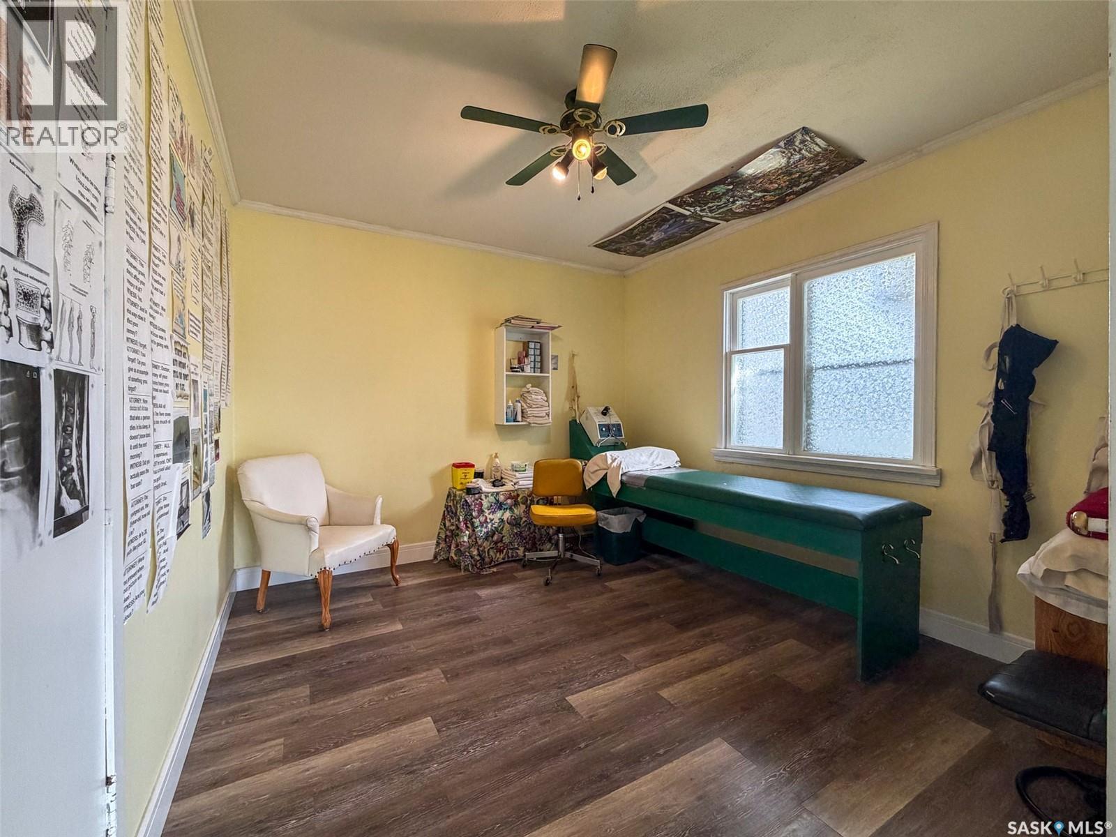 505 Centre Street, Shaunavon, SK - Indoor Photo Showing Other Room