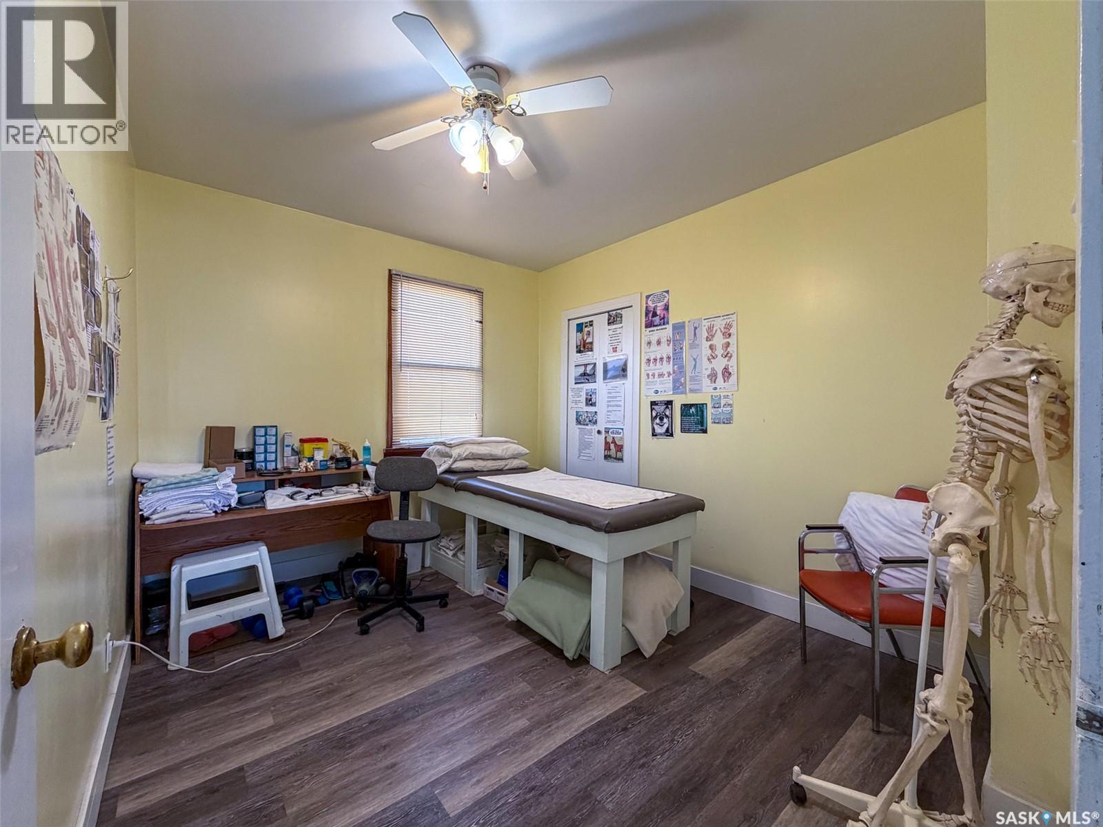 505 Centre Street, Shaunavon, SK - Indoor Photo Showing Office