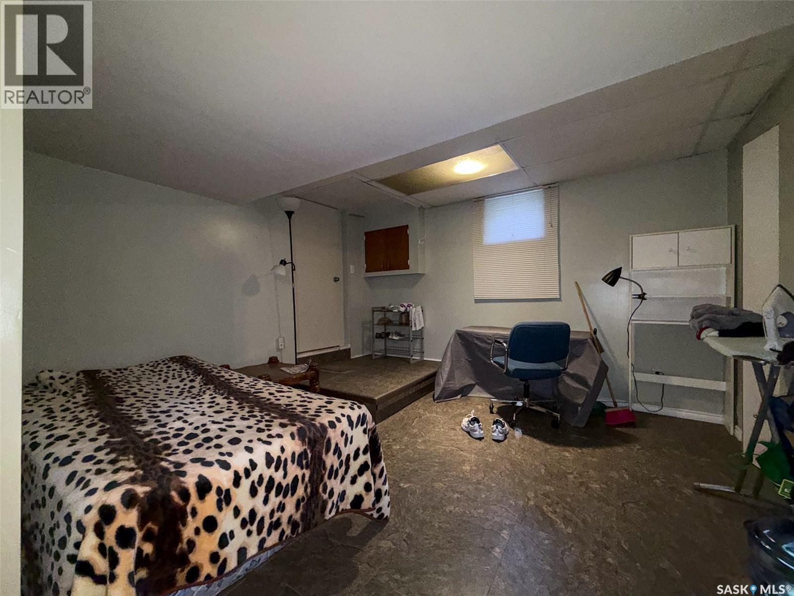 505 Centre Street, Shaunavon, SK - Indoor