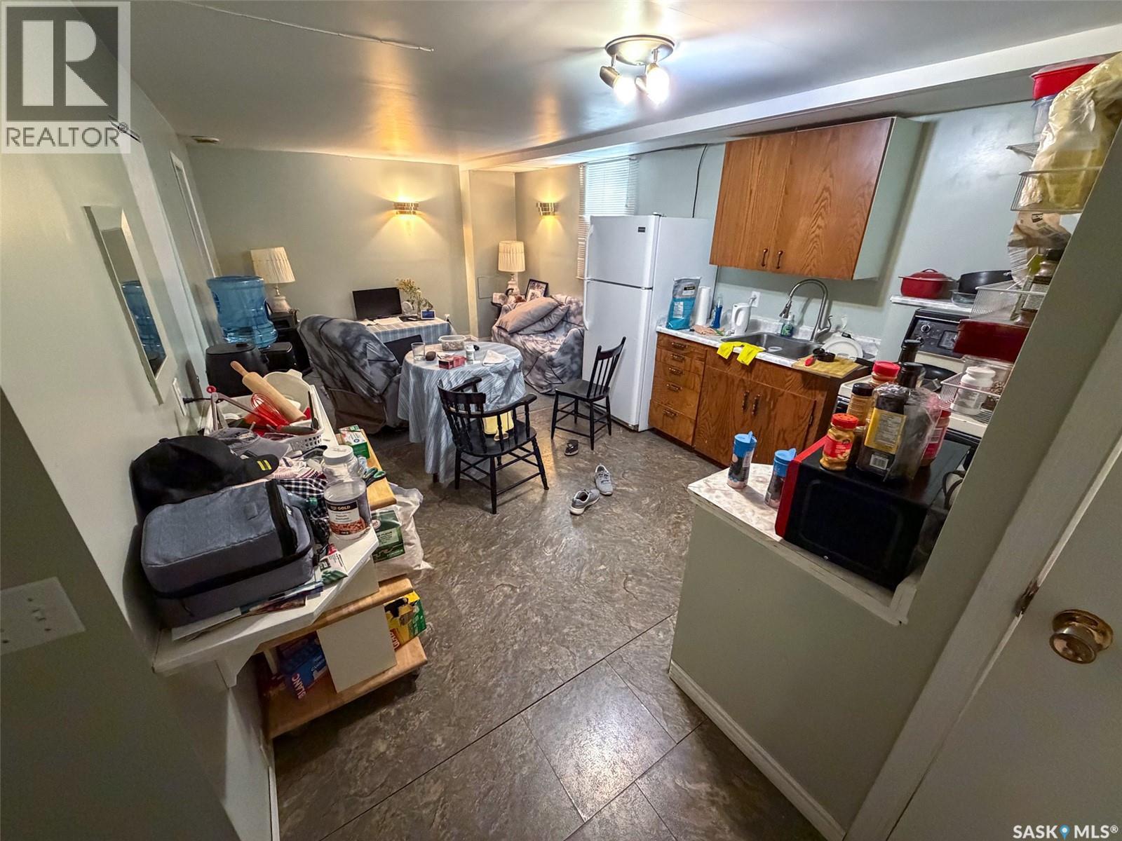 505 Centre Street, Shaunavon, SK - Indoor