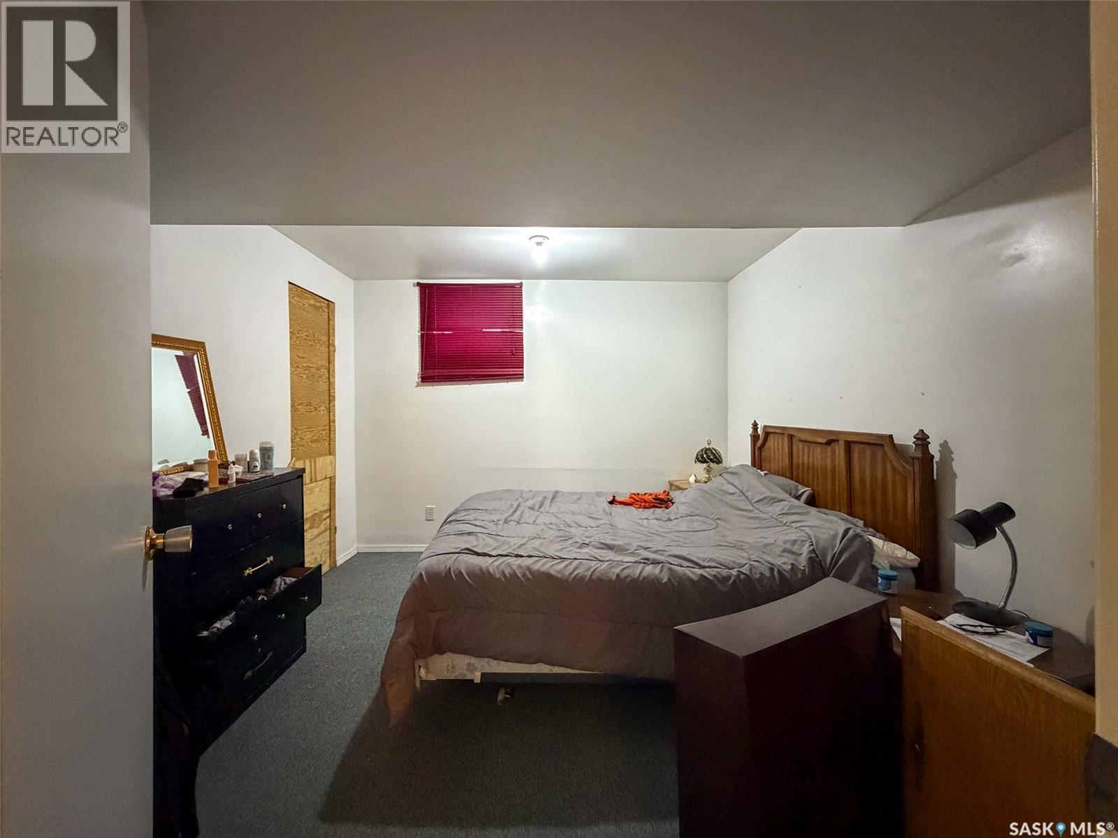 505 Centre Street, Shaunavon, SK - Indoor Photo Showing Bedroom