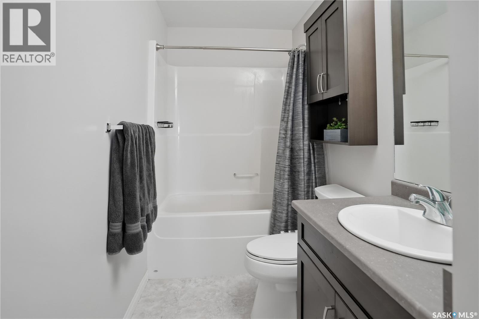 305 2452 Killdeer Drive, North Battleford, SK - Indoor Photo Showing Bathroom