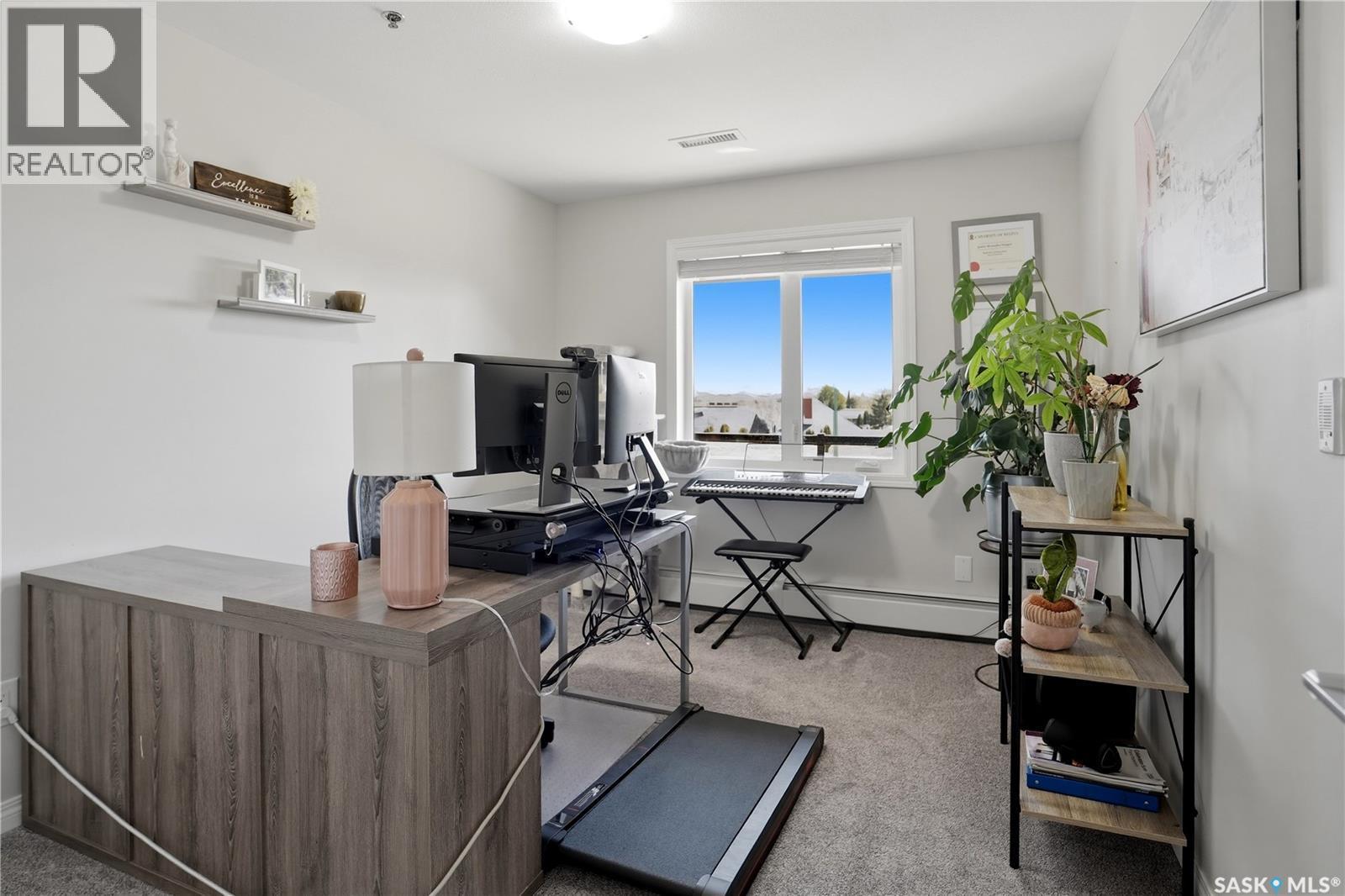 305 2452 Killdeer Drive, North Battleford, SK - Indoor Photo Showing Office
