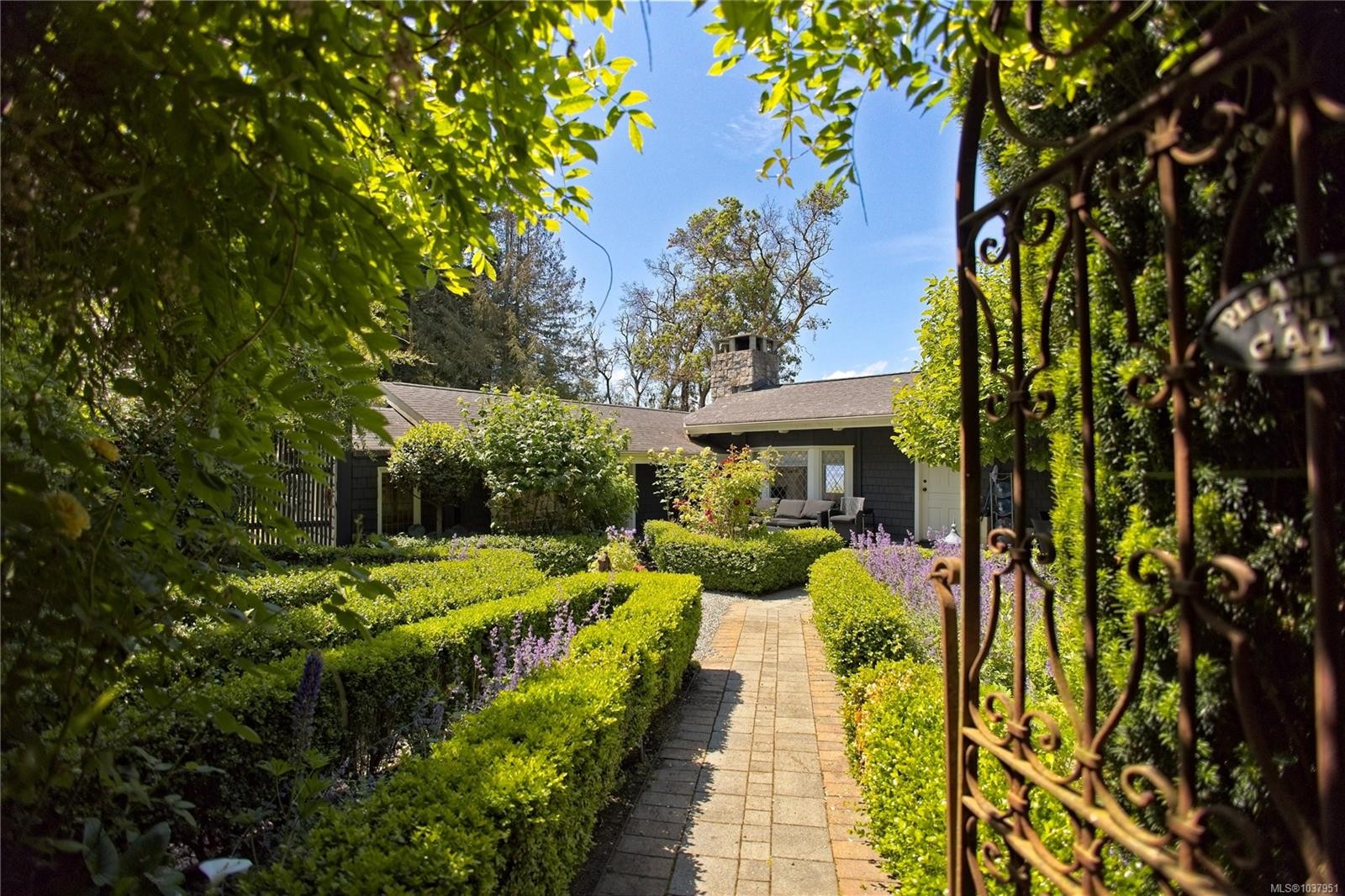 123 Swan Point Rd, Salt Spring, BC