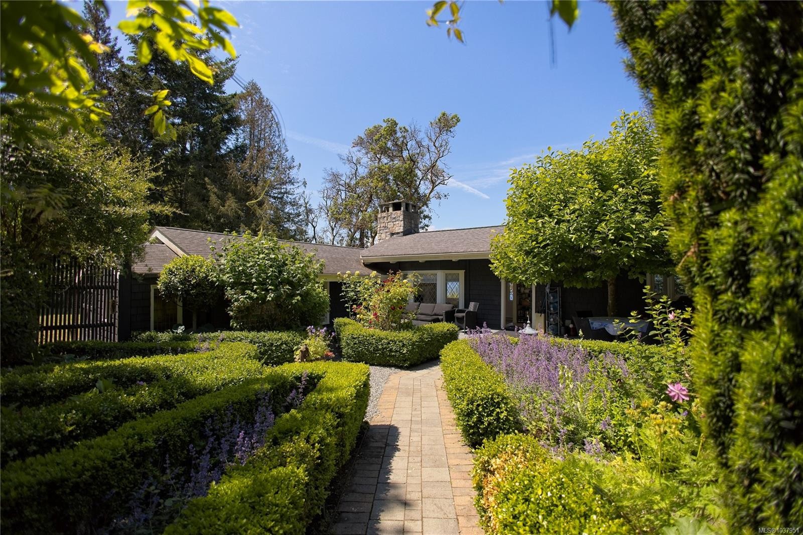 123 Swan Point Rd, Salt Spring, BC