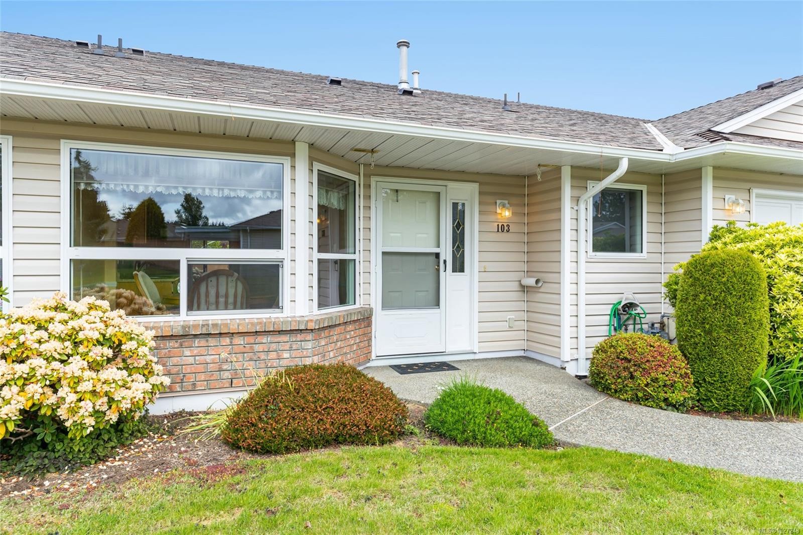#103-240 Stanford Ave East, Parksville, BC