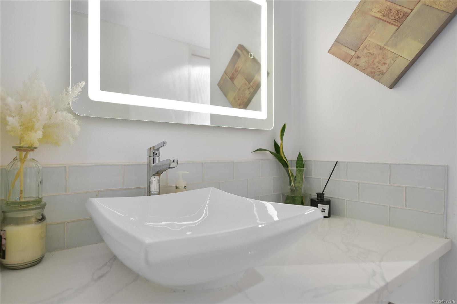 #1101-327 Maitland St, Victoria, BC - Indoor Photo Showing Bathroom