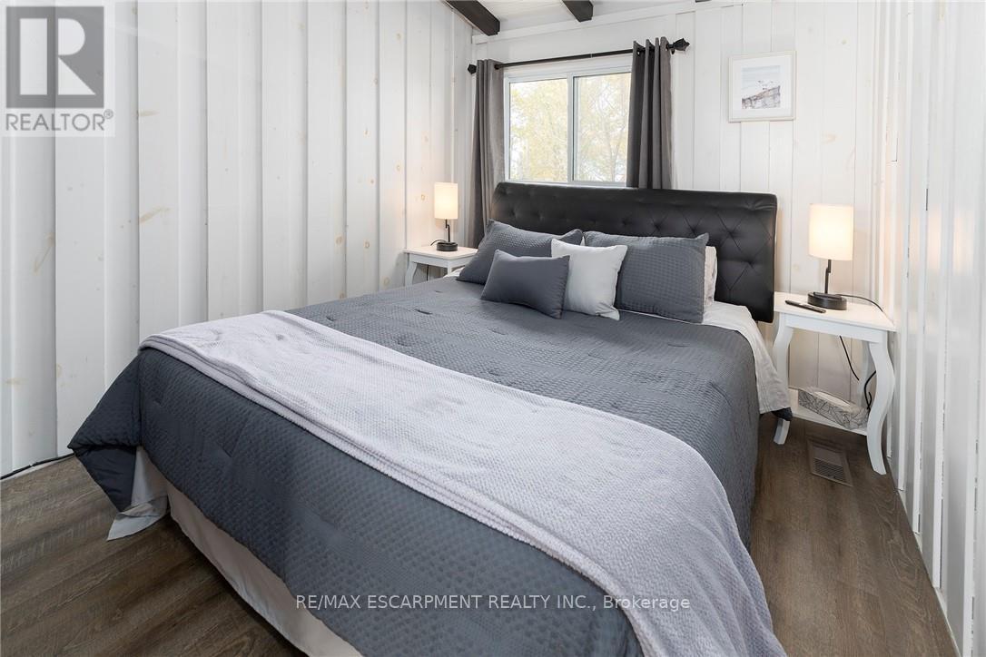 577 Edgewater Place, Haldimand, ON - Indoor Photo Showing Bedroom