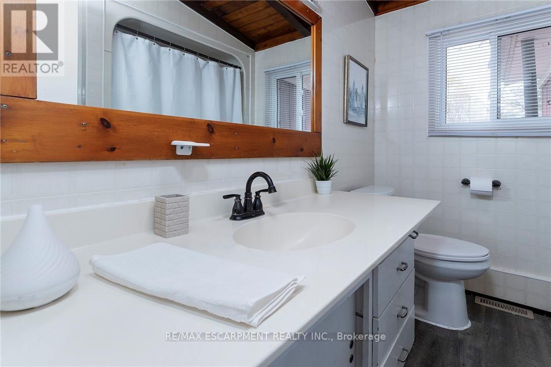577 Edgewater Place, Haldimand, ON - Indoor Photo Showing Bathroom