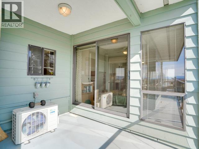 8-3818 Joyce Ave, Powell River, BC - With Balcony With Exterior