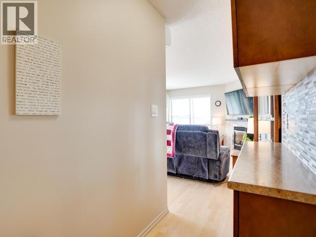8-3818 Joyce Ave, Powell River, BC - Indoor Photo Showing Other Room