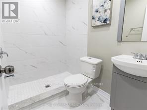 15 Spiers Crescent, Cambridge, ON - Indoor Photo Showing Bathroom