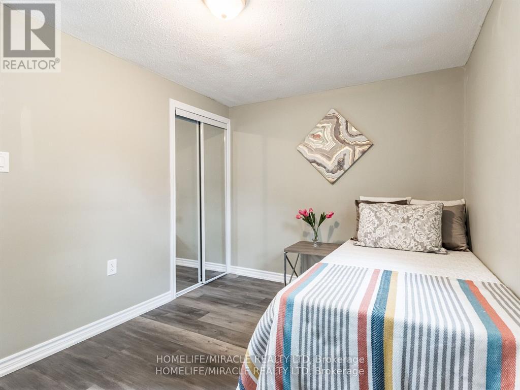 15 Spiers Crescent, Cambridge, ON - Indoor Photo Showing Bedroom