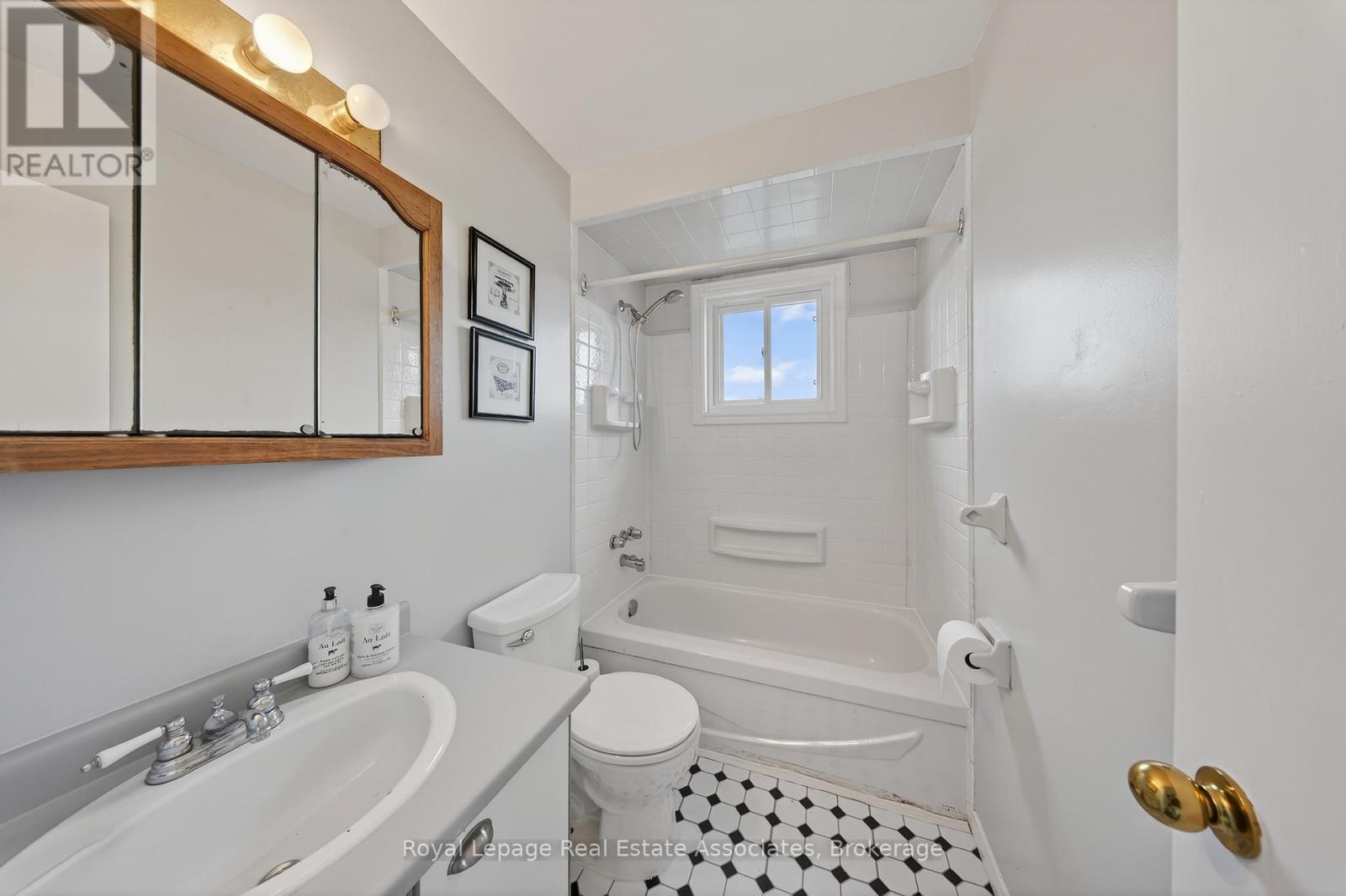 67 Beechnut Crescent, Clarington, ON - Indoor Photo Showing Bathroom