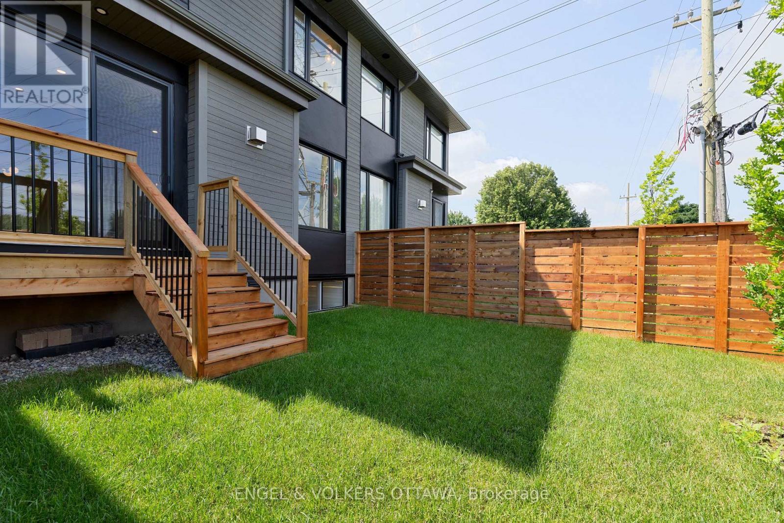 75A Granton Avenue, Ottawa, ON - Outdoor