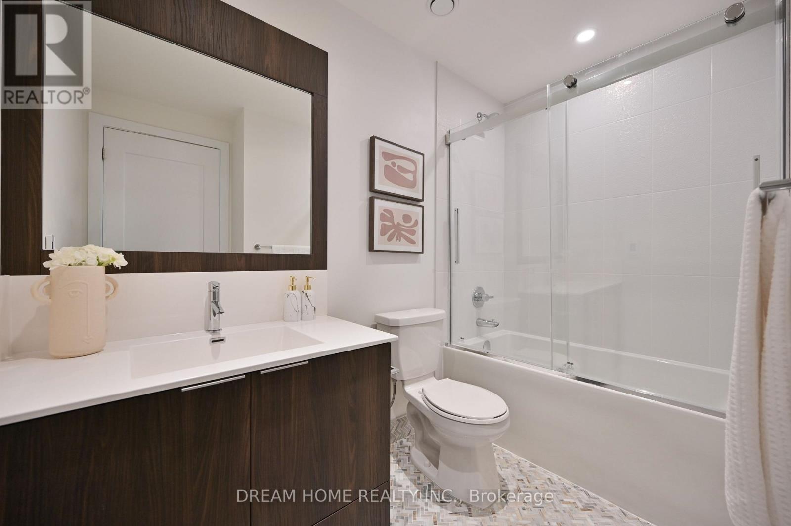 802 - 25 Adra Grado Way, Toronto, ON - Indoor Photo Showing Bathroom