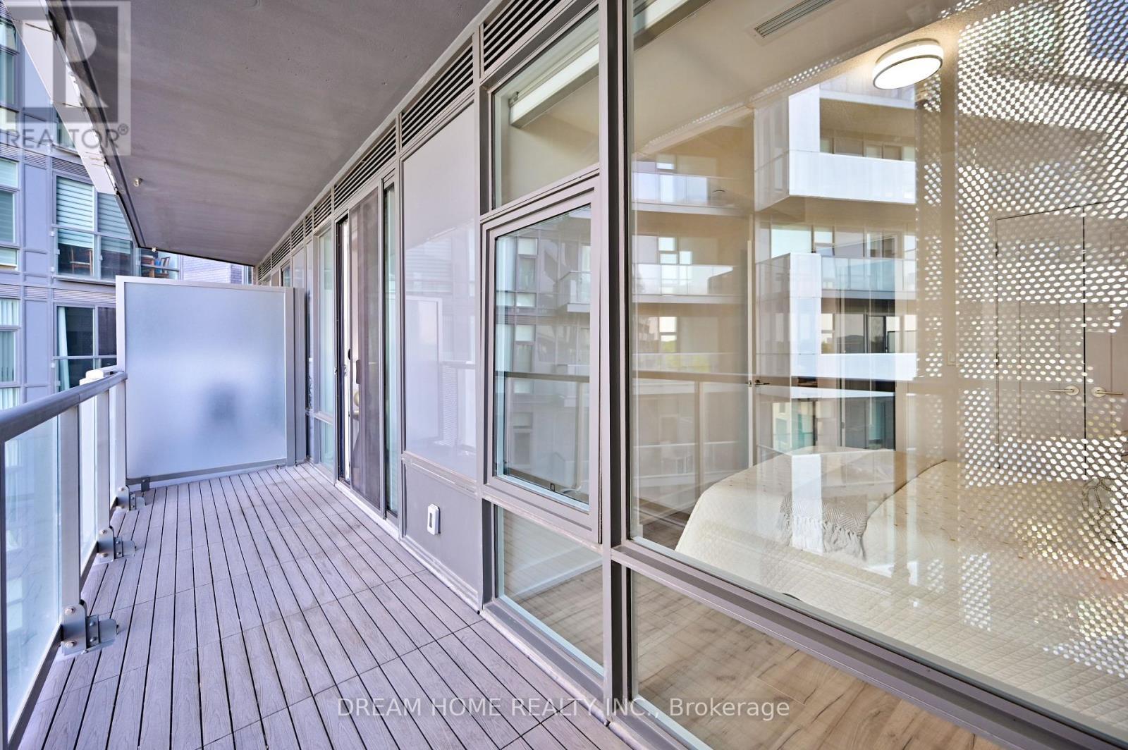 802 - 25 Adra Grado Way, Toronto, ON - Outdoor With Exterior