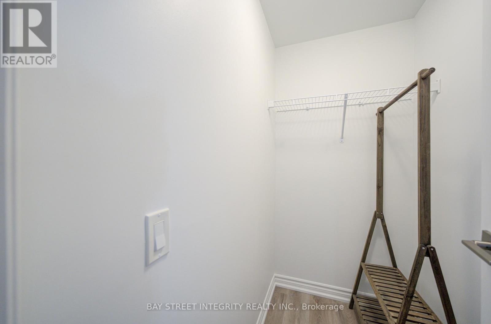 511 - 1 Falaise Road, Toronto, ON - Indoor