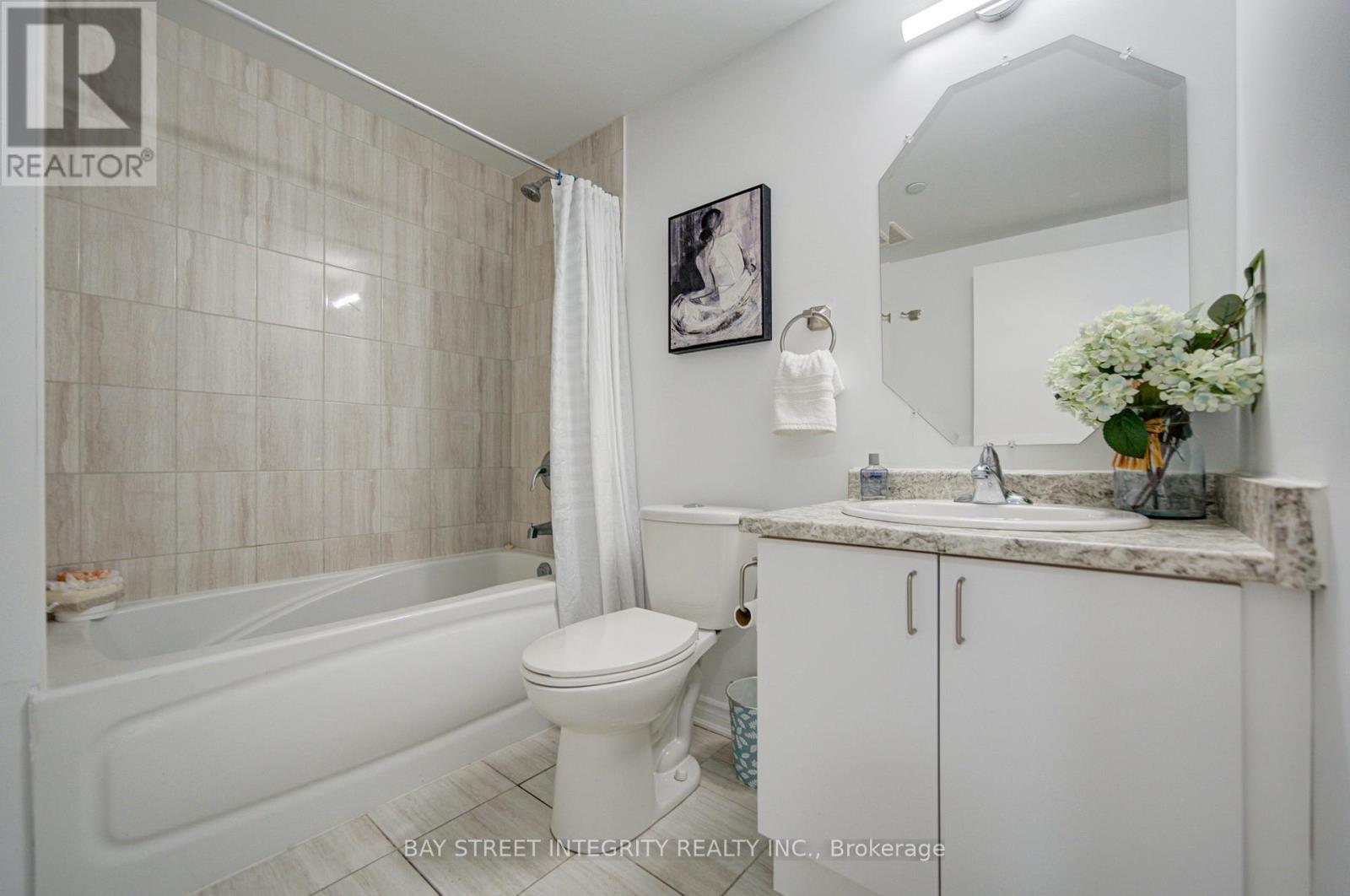 511 - 1 Falaise Road, Toronto, ON - Indoor Photo Showing Bathroom